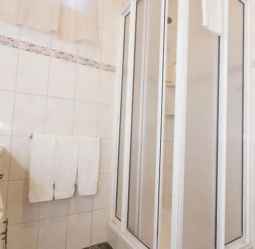 Oliveira * Madalena (Azores)